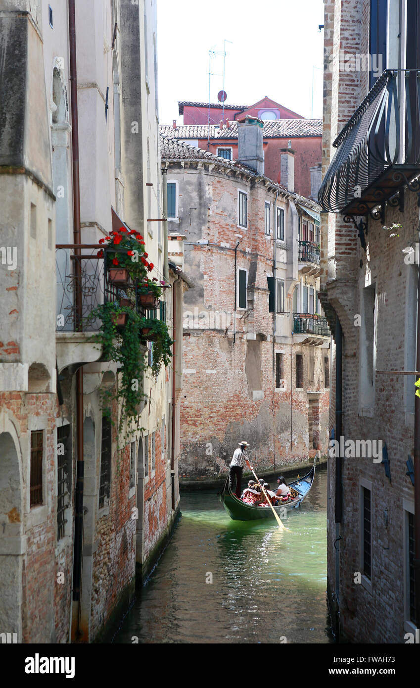 Eine Gondel in Cannaregio, Venedig, Italien. Stockfoto