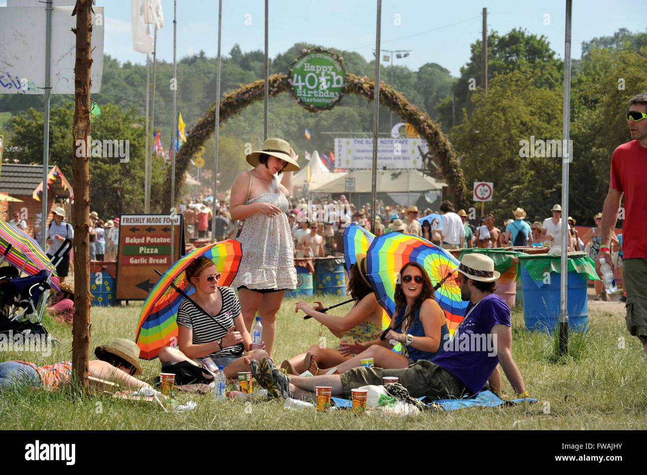 Heißem Wetter im Jahr auf dem Glastonbury Festival, Pilton Somerset Juni 2010 Stockfoto