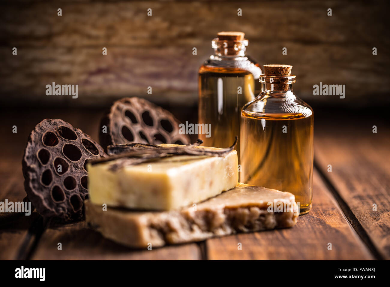 Natürliche Seife mit Vanille und ätherischen Ölen Stockfoto