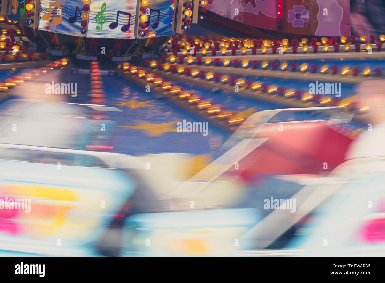 drehenden Karussell - Konzept der Vergnügungspark, Motion blur Stockfoto