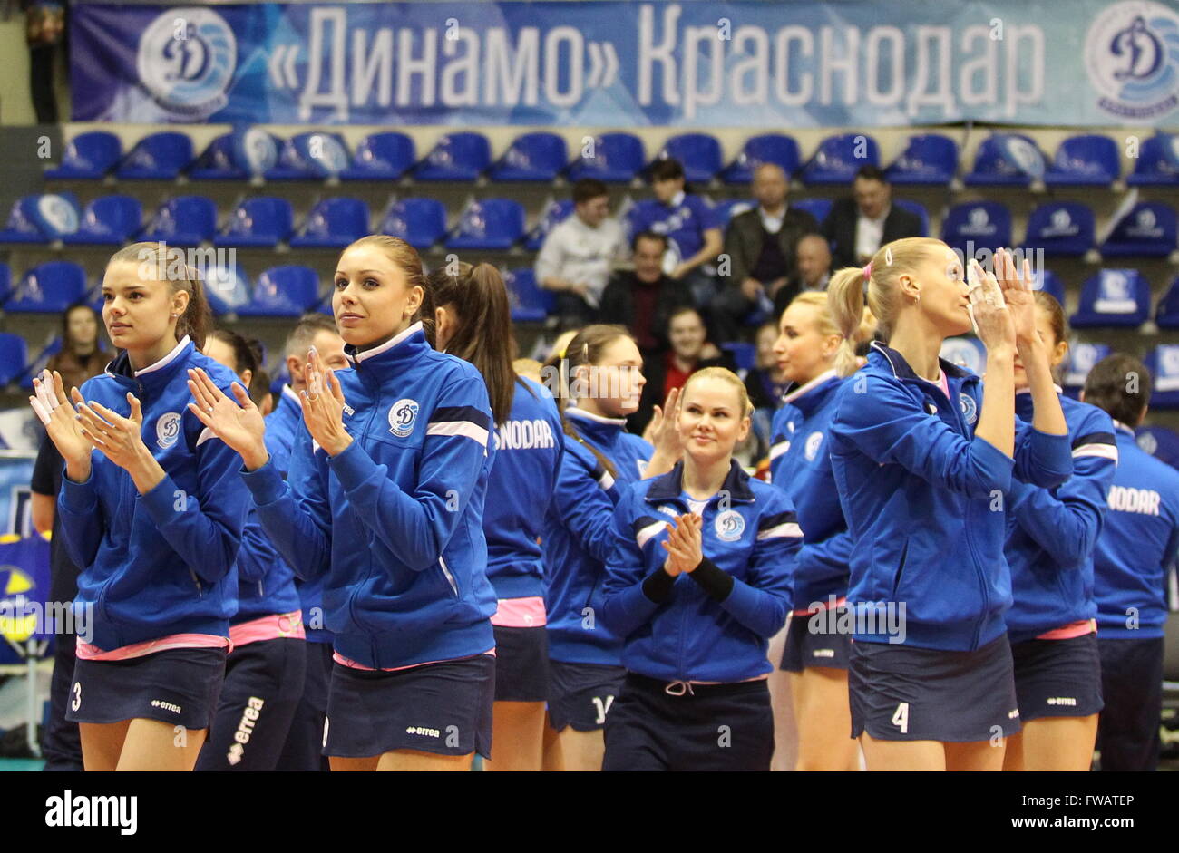 Krasnodar, Russland. 2. April 2016. DinamoSpieler gesehen vor der