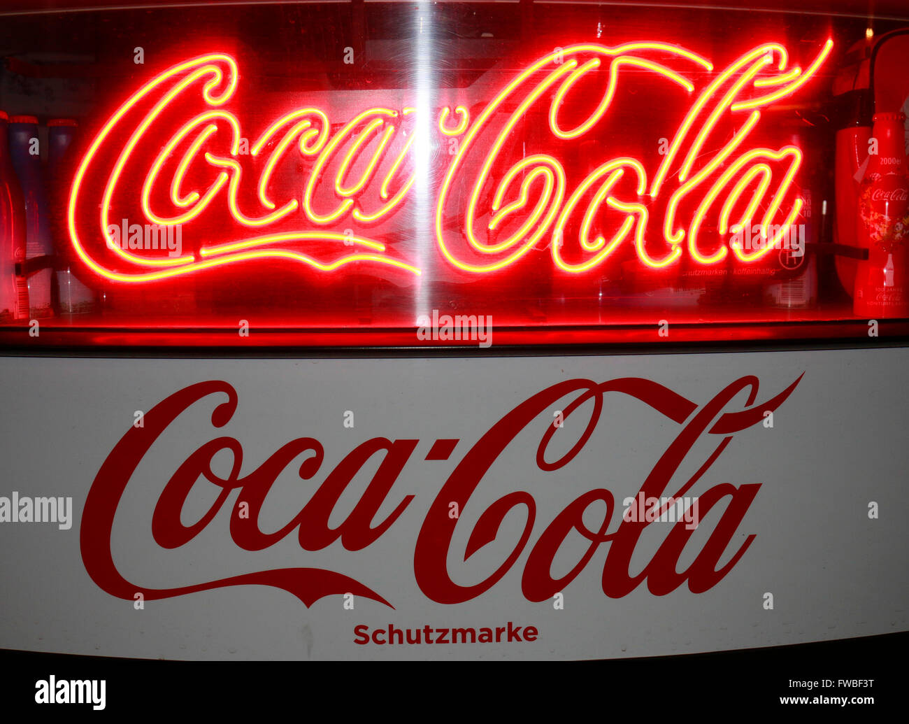 Das Logo der Marke "Coca Cola", Berlin. Stockfoto