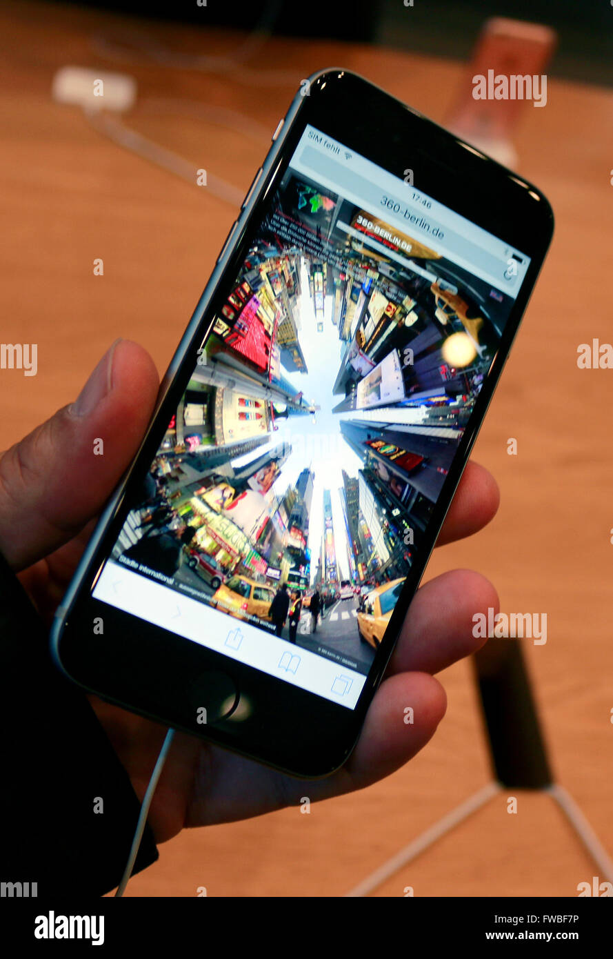 Impressionen - Verkaufsstart des Neuen Apple Iphones (IPhone 6 s), Apple Store, Kurfürstendamm, 25. September 2015, Berlin. Stockfoto