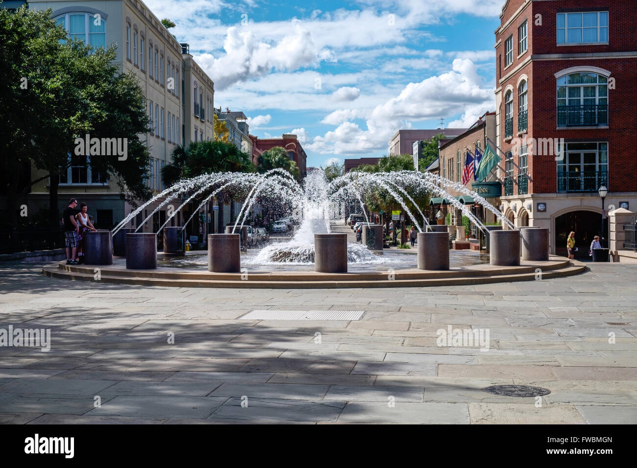 Kreisförmige Brunnen am Eingang zum Waterfront Park, Charleston, South Carolina, USA Stockfoto
