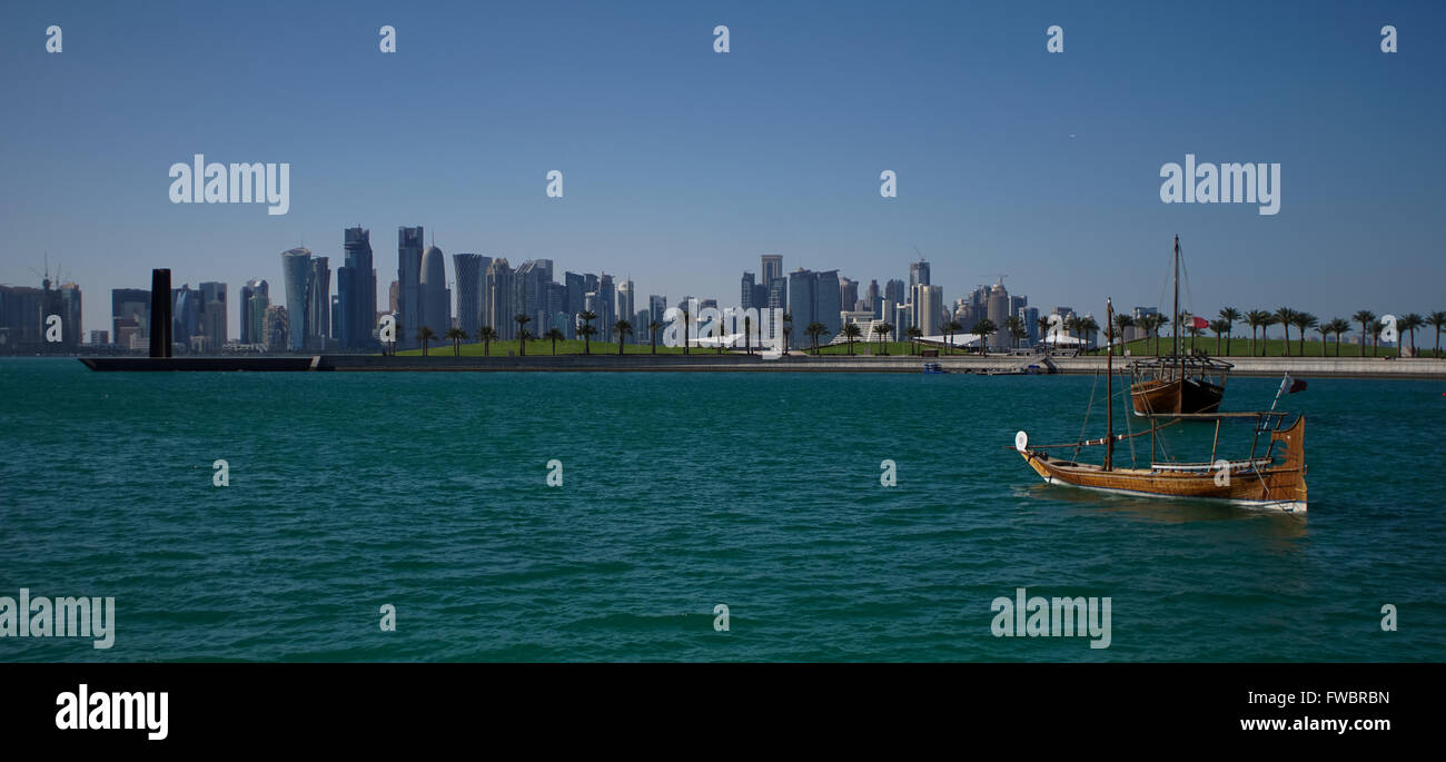 Skyline von Doha aus dem Museum für islamische Kunst-Park aus gesehen Stockfoto