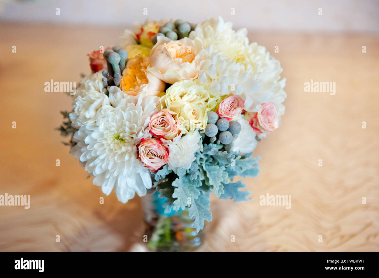 schöne Hochzeit Bouquet mit rosa und weißen Blüten Stockfoto