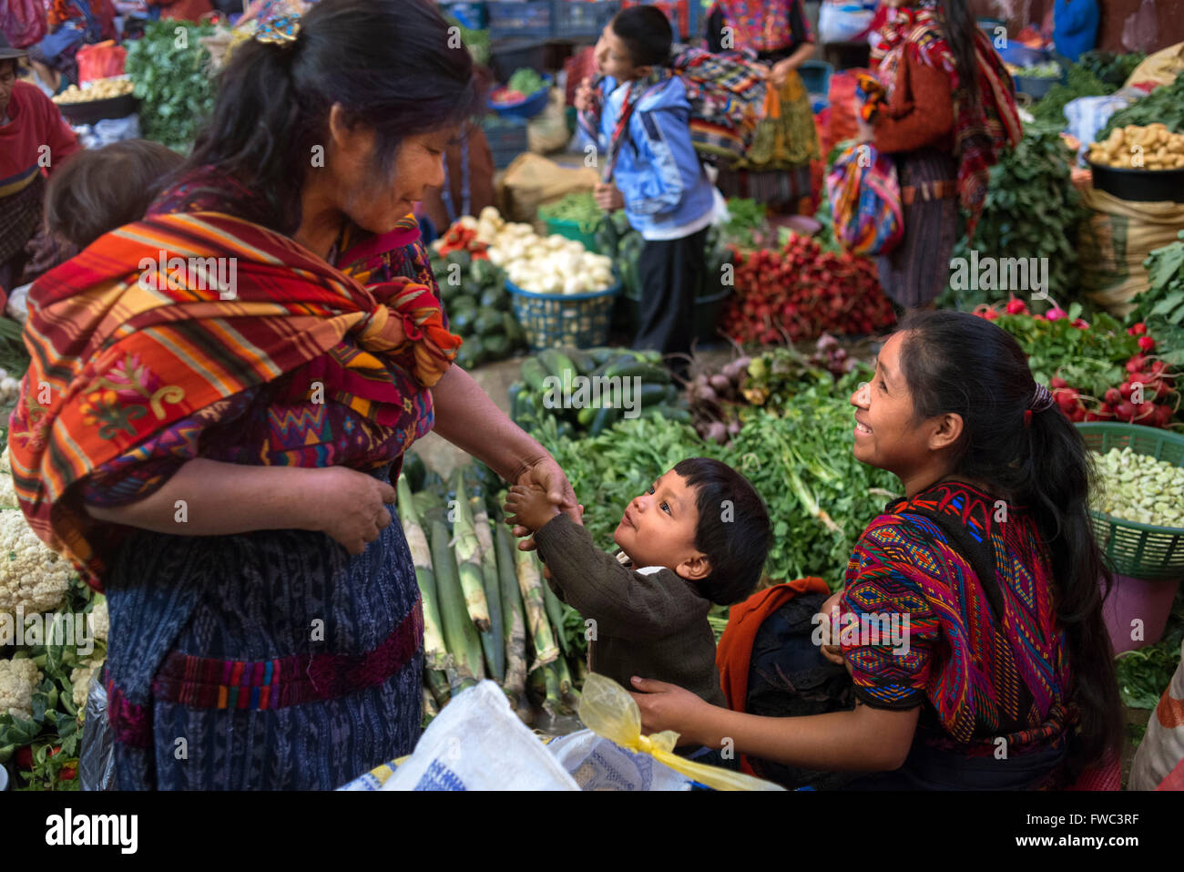Indoor Gemüse- und Markt, Chichicastenango, Guatemala, Mittelamerika Stockfoto