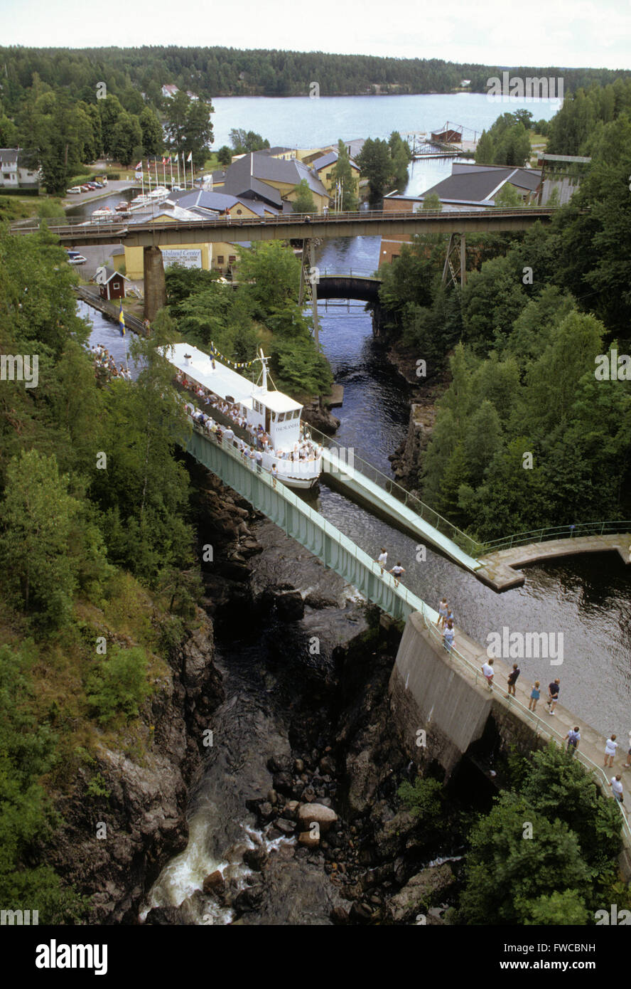 Einer der Schweden drei Aquädukte mit Ausflugsschiff Stockfoto