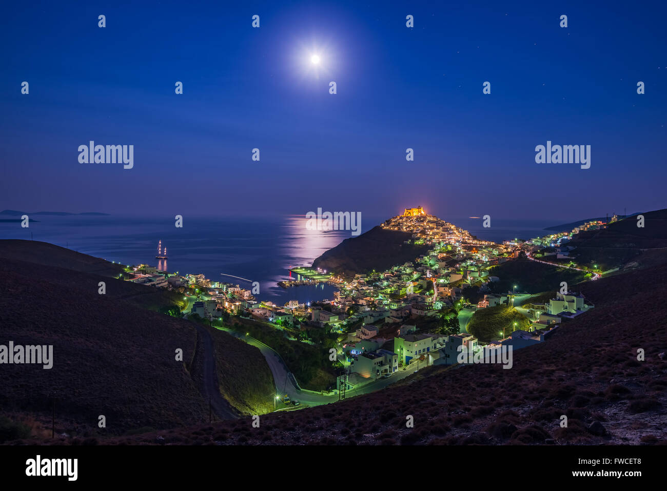 Die Chora in Astypalaia Insel Griechenland unter dem Vollmond Stockfoto