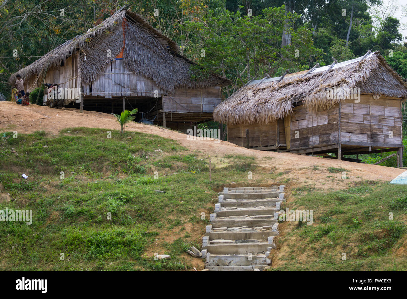 Urige Hütte der Aborigines im Royal Belum nationalen Rainforest Park. Perak, Malaysia. Stockfoto