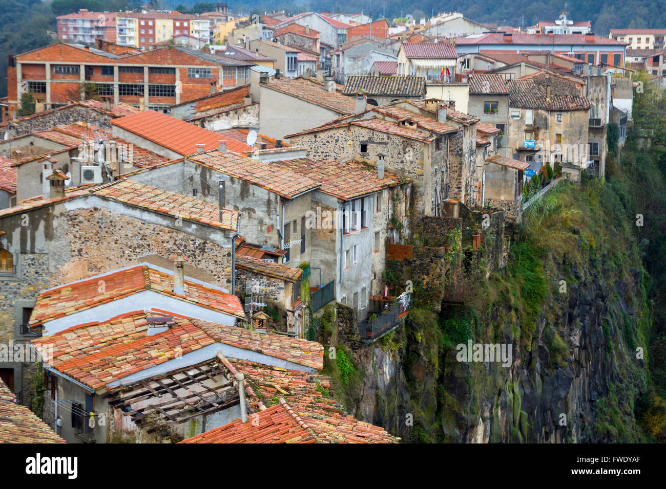 Castellfollit De La Roca ist ein Dorf der Garrotxa, in der Provinz Girona, Katalonien, Spanien. Stockfoto