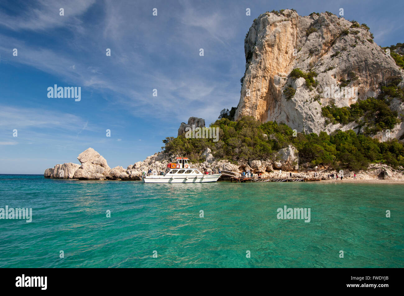 Dorgali, Sardinien, Italien, 5/2015. Klare und transparente Meerwasser am Strand von Cala Luna, Cala Gonone. Stockfoto