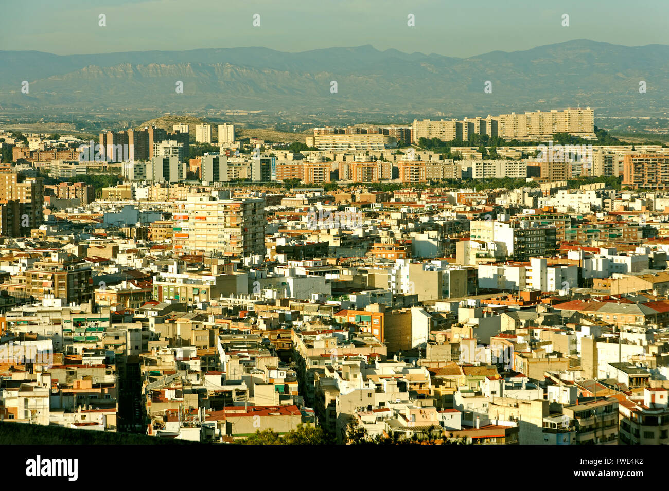 ALICANTE STADT FOTOGRAFIERT AUS DEM SCHLOSSBEREICH AUF DER SUCHE IM INLAND Stockfoto