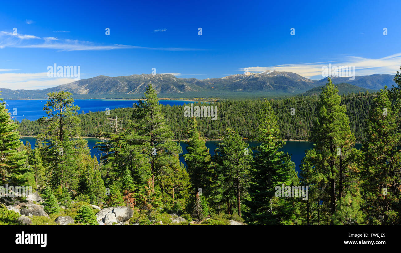 Schneeberg und Wald, Fotos Taken in Lake Tahoe City Stockfoto