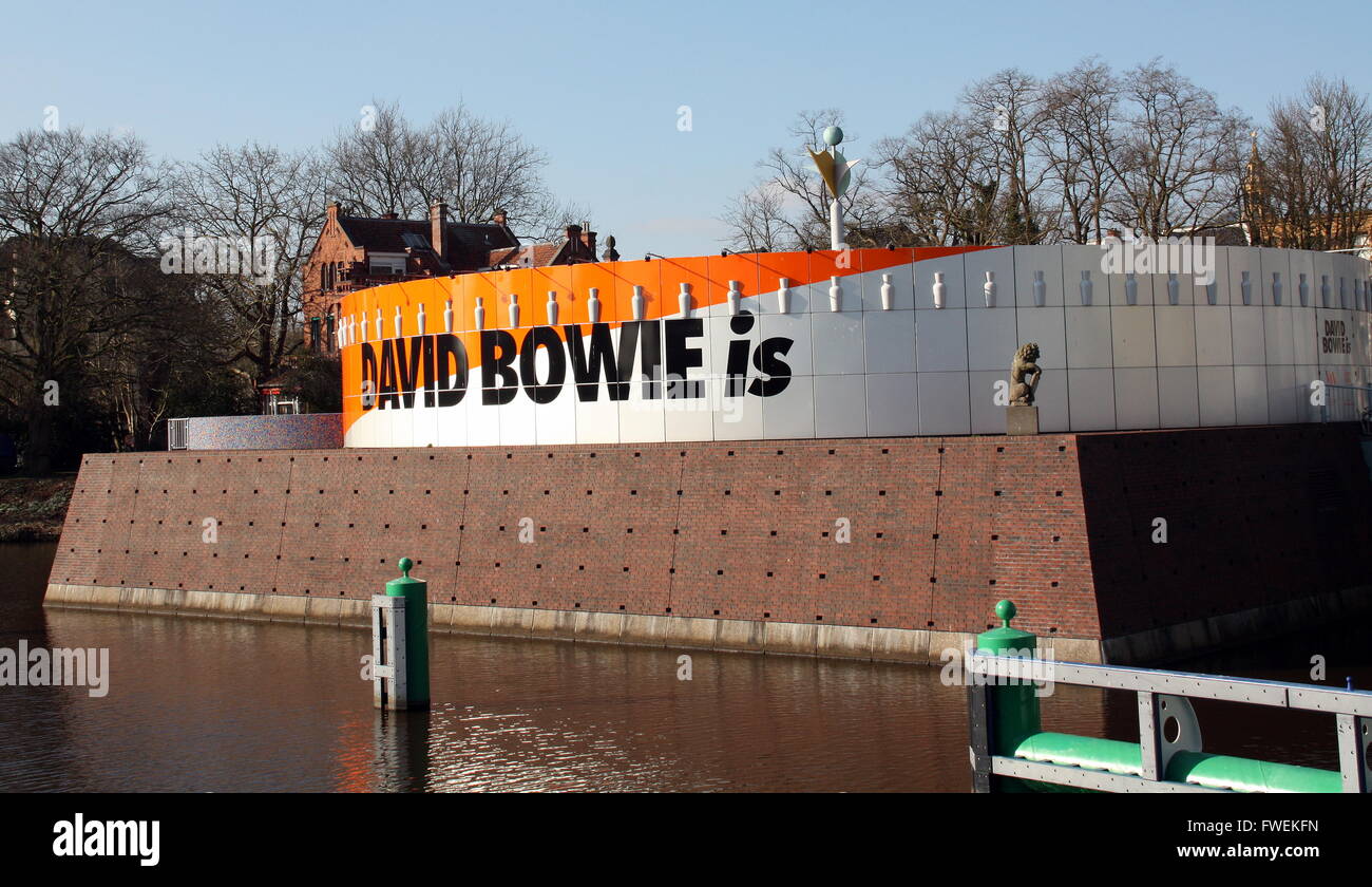 Groningen.March-12-2016. Groninger Museum mit einer Ausstellung über David Mowie in der Stadt Groningen. Niederlande Stockfoto