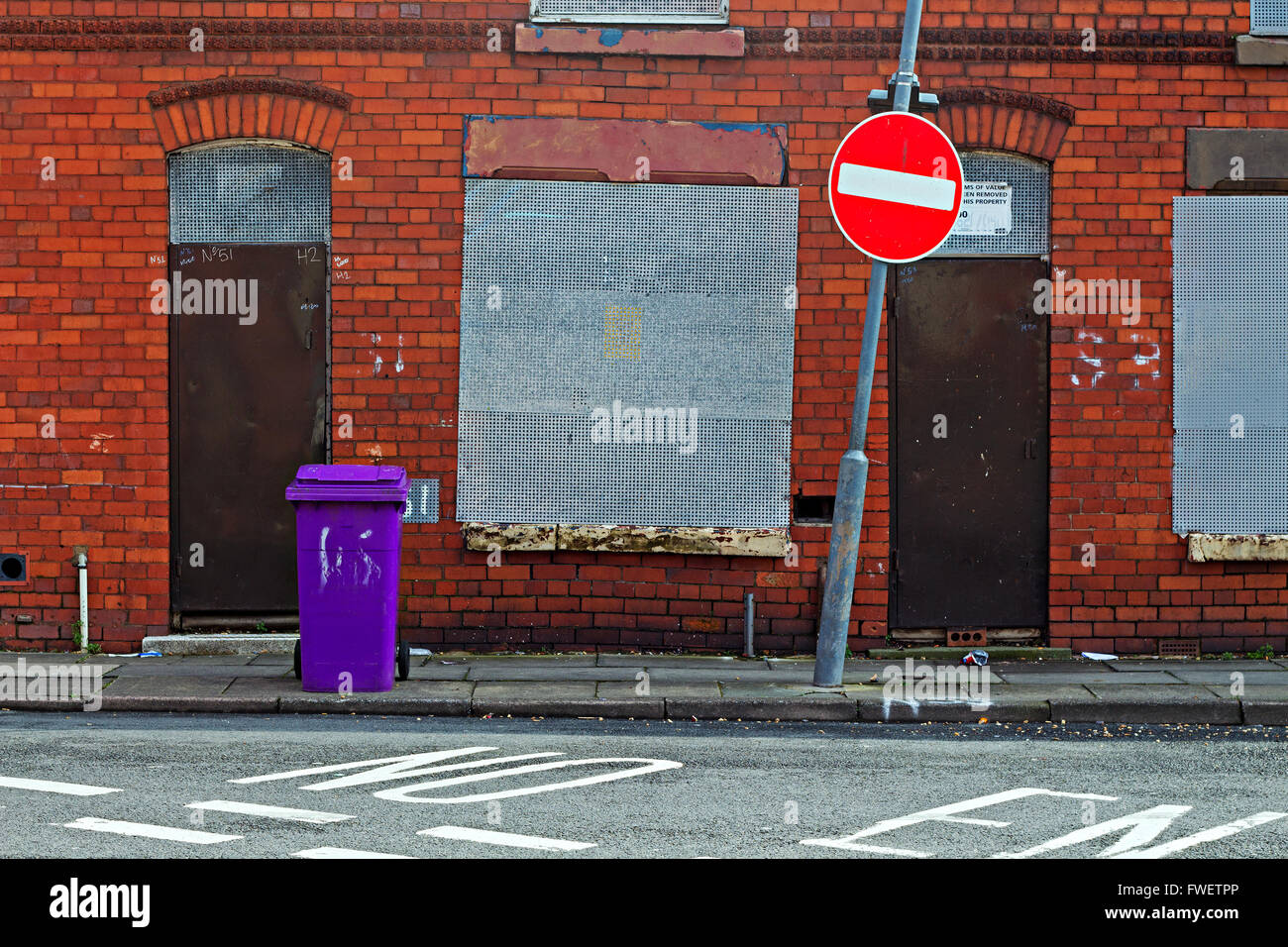 Heruntergekommene Reihenhäuser in Wavertree Liverpool zum Verkauf für 1 £ von Liverpool City Council angeboten wird, die jetzt Gegenstand einer Channel 4 TV-Show. Stockfoto