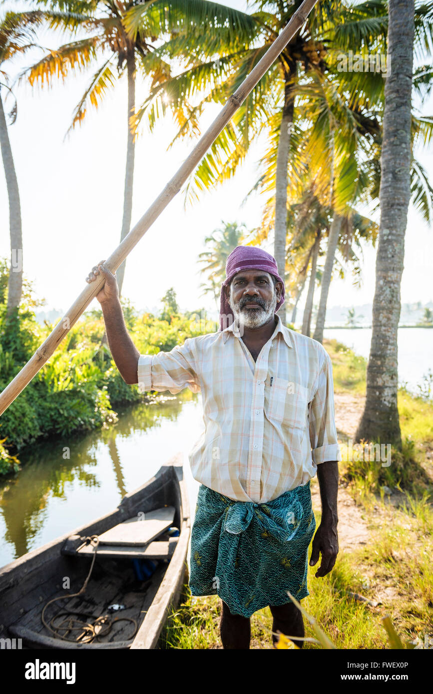 Porträt von Anthony, Backwaters in der Nähe von North Paravoor, Kerala, Indien, Südasien Stockfoto