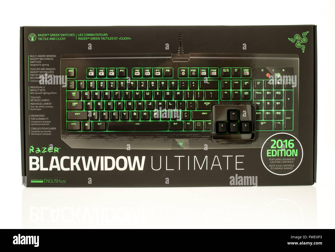 Winneconne, Wisconsin - 28. März 2016: fo eine Blackwidow Utlimate Gaming-Tastatur machte von Razer zu verpacken. Stockfoto