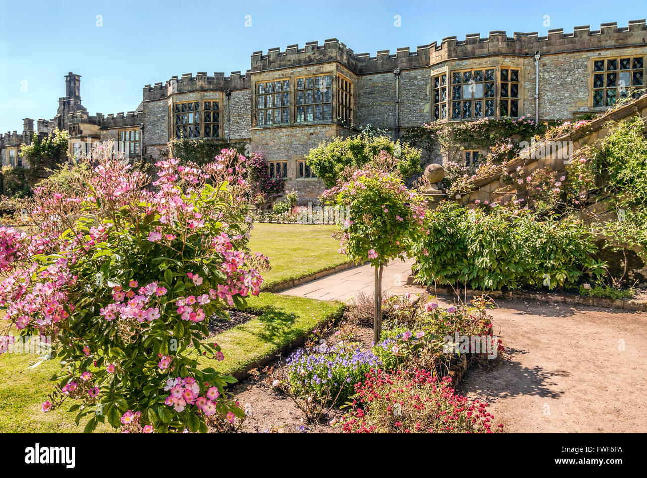 Norman Castle Haddon Hall in der Nähe von Bakewell, Midlands England Stockfoto