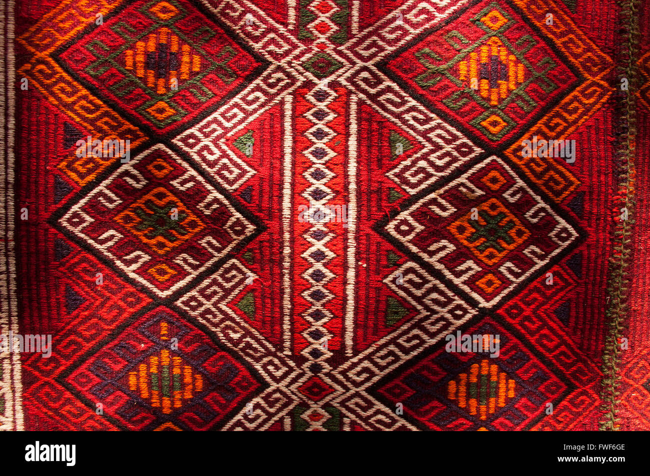 Traditionelle Muster auf dem armenischen Teppich in Eriwan Markt Stockfoto