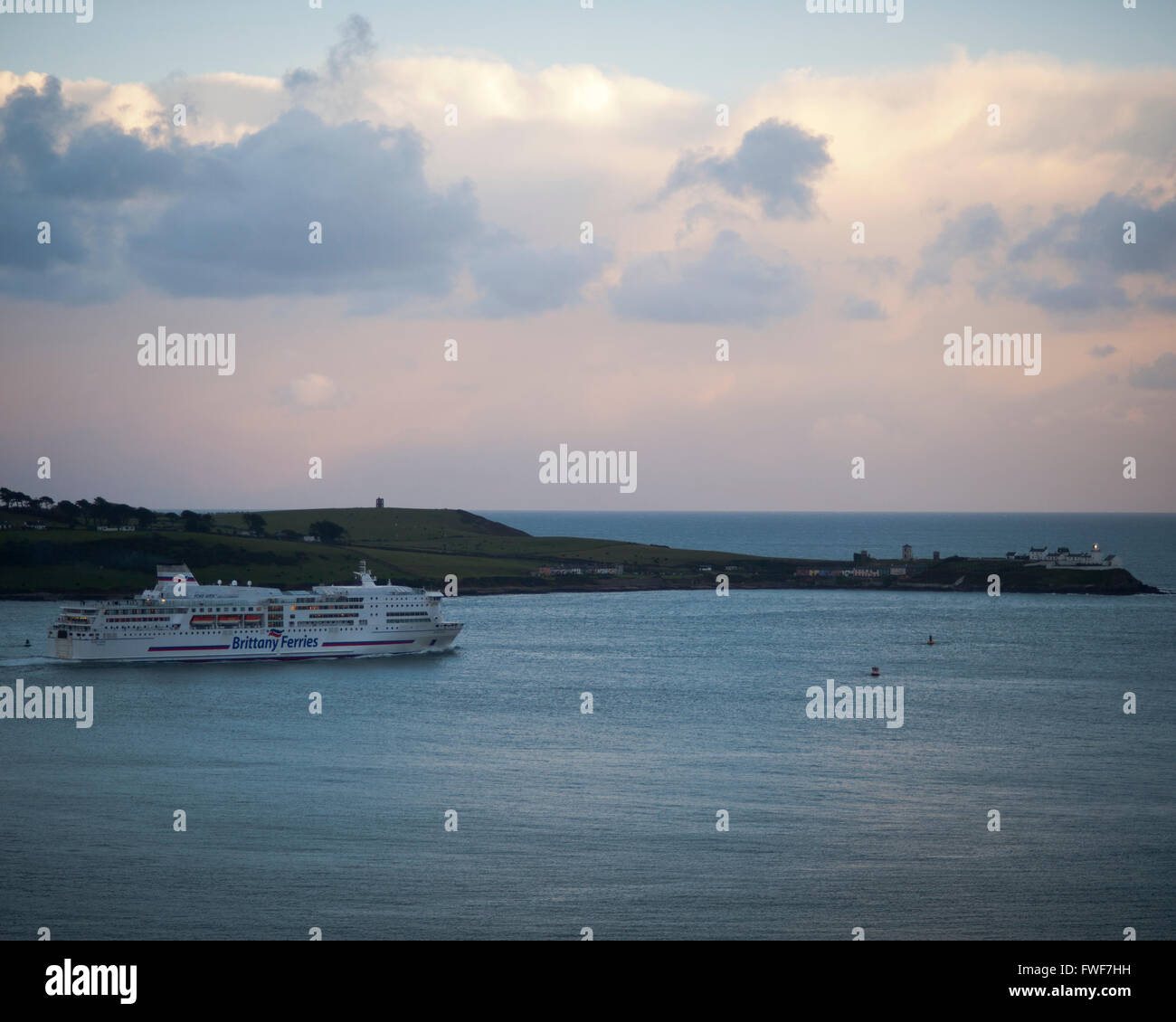 Brittany Ferries "Pont-Aven" geht Fort Camden in Richtung Roscoff, Frankreich, segelte von Ringaskiddy, Cork, Irland. Stockfoto