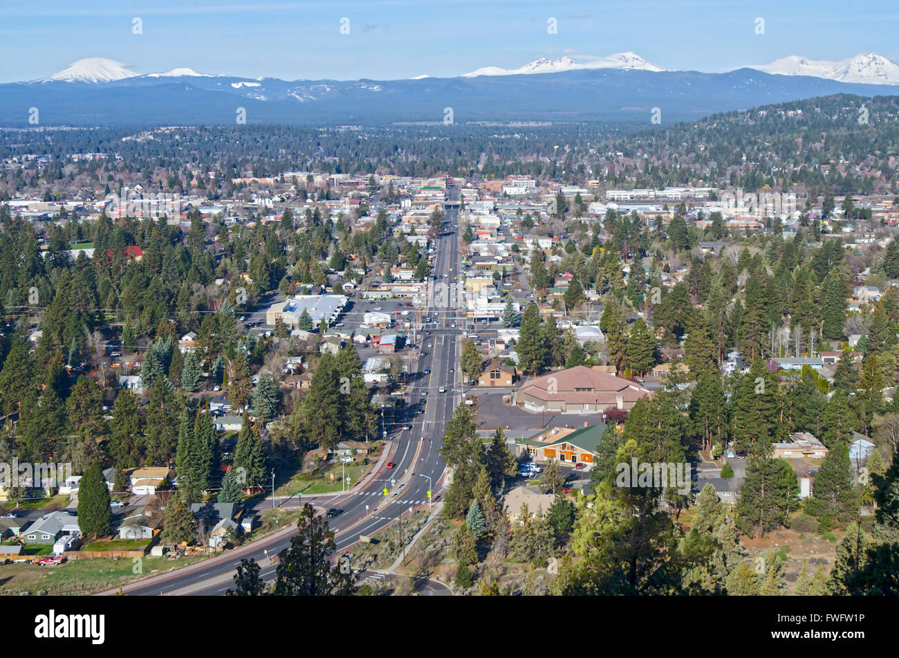 Blick von Bend, Oregon von Pilot Butte State Scenic Viewpoint Gipfel Stockfoto