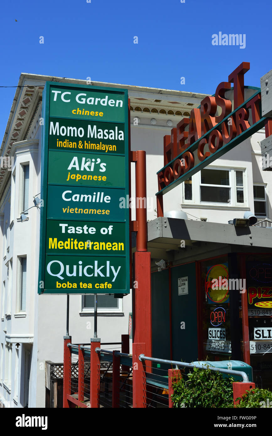 Hearst-Food Court in der Nähe von University of California Berkeley USA an einem Sommertag im Juni Stockfoto