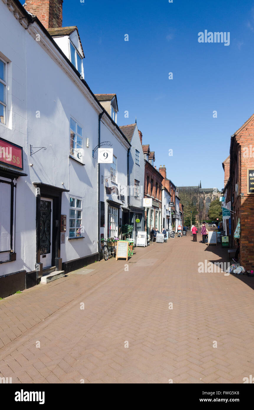 Geschäfte und Cafés in Dam Street, Lichfield, Staffordshire Stockfoto