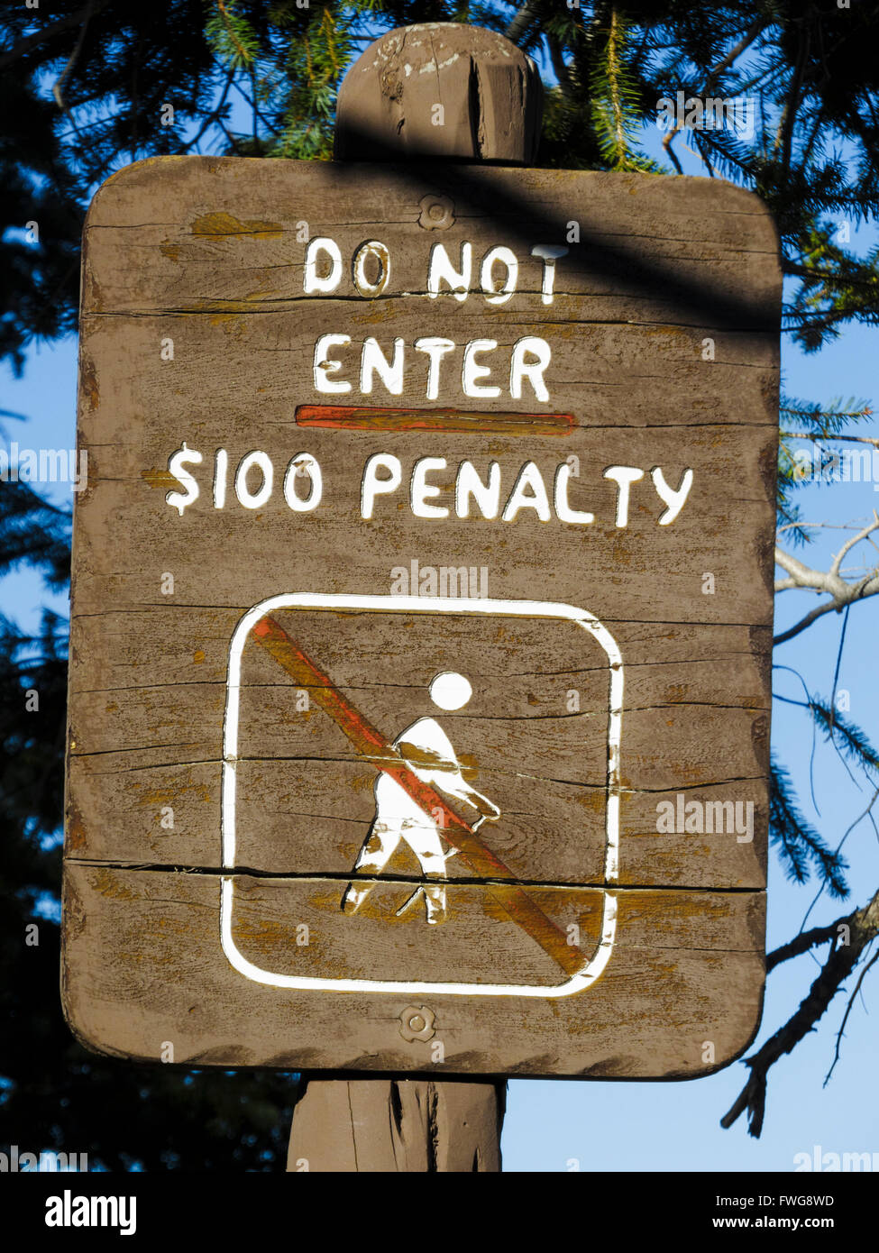 Melden Sie sich, "Geben Sie nicht, 100 $ Strafe" am Bryce-Canyon-Nationalpark, Utah, USA. Stockfoto