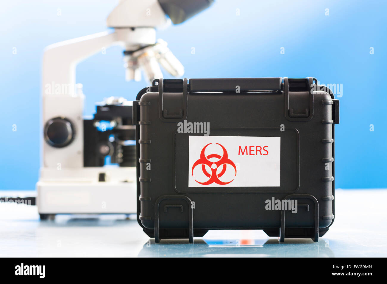 Mers (Nahost respiratorisches Syndrom) Probe in einer Schutzhülle. Stockfoto