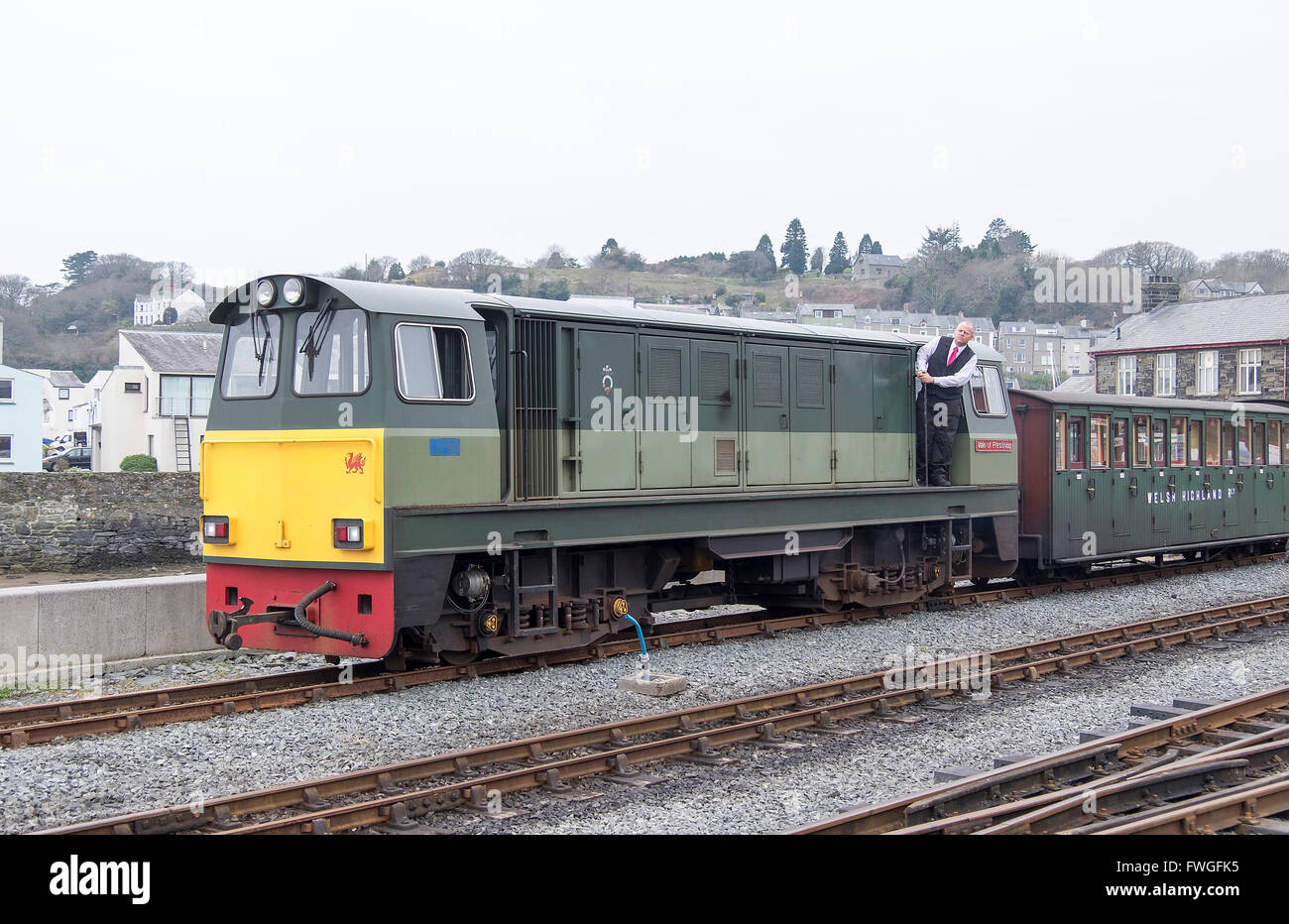 Erbe schmale Gauage Dieselmotor rangieren an Porthmadog Station. Stockfoto