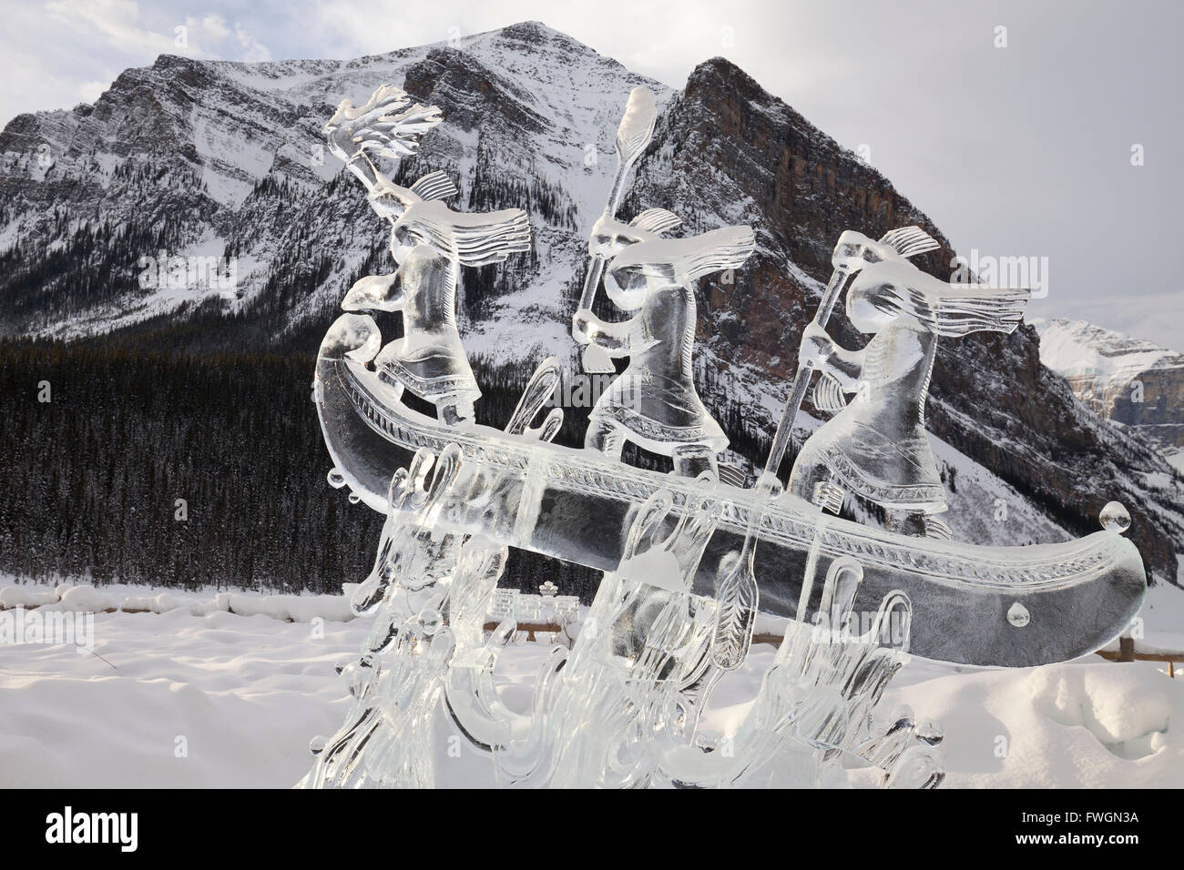 Eisskulptur in 2015 Lake Louise Ice Magic Festival, Lake Louise, Banff Nationalpark, Alberta, Kanada, Nordamerika Stockfoto