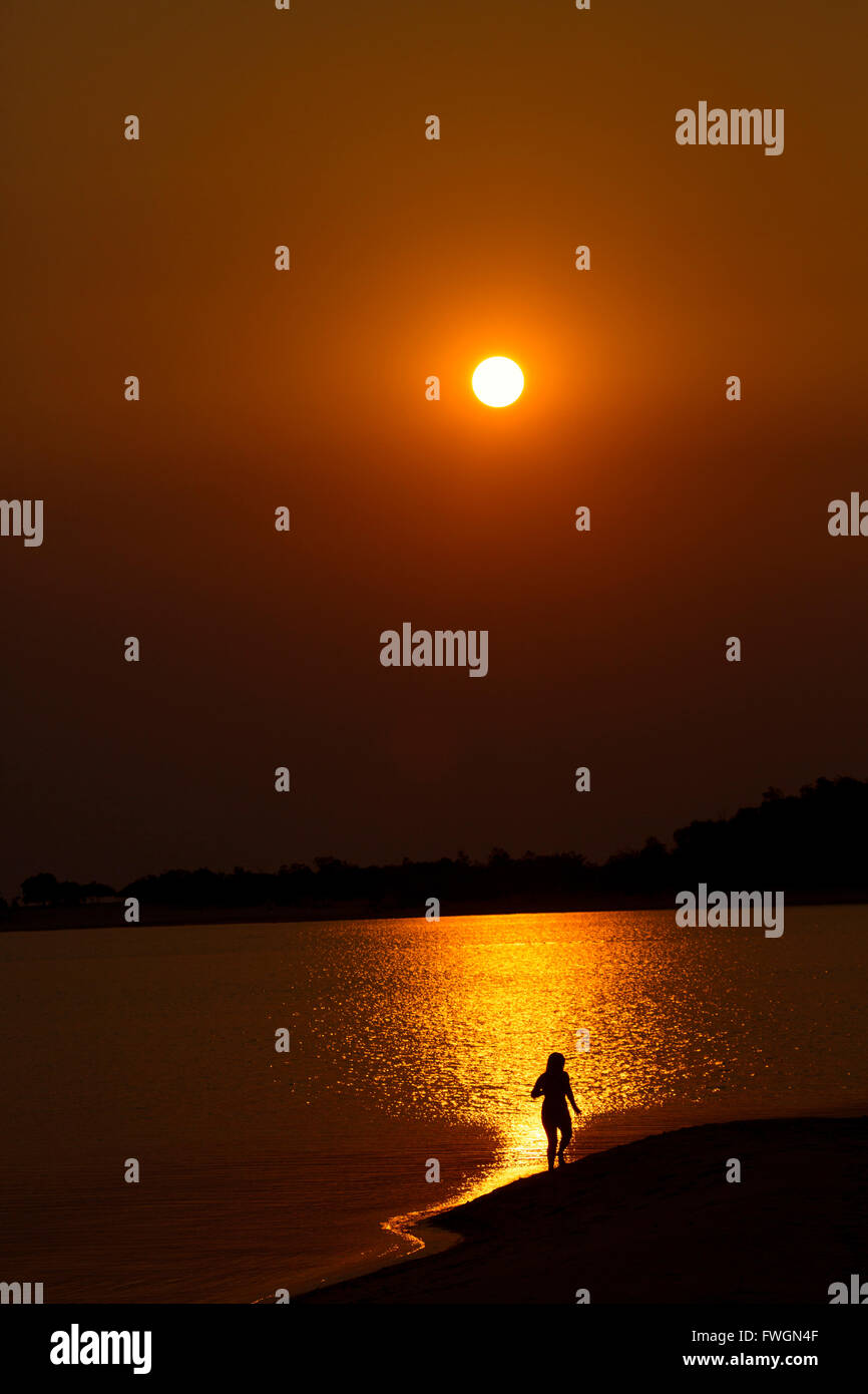 Sonnenuntergang über dem Tapajos Amazonas, Alter Do Chao, Para, Brasilien, Südamerika Stockfoto