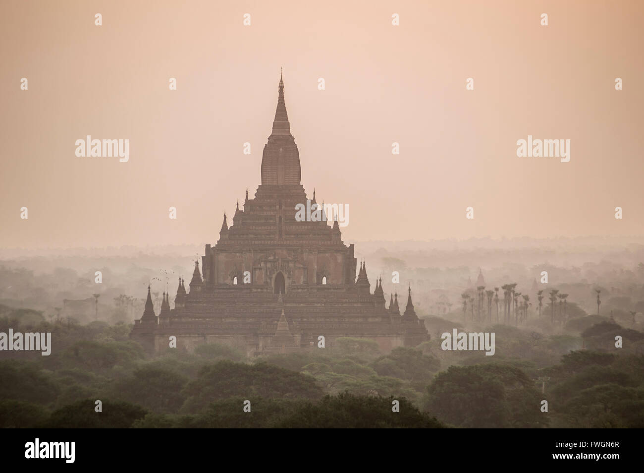 Sonnenaufgang am Sulamani buddhistische Tempel, antike Stadt Bagan (Pagan), Myanmar (Birma), Asien Stockfoto