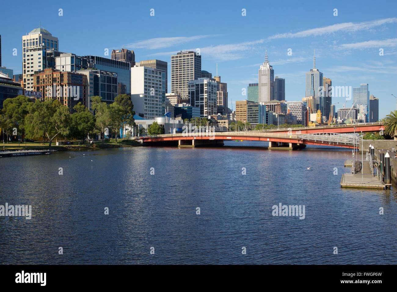Yarra River und die Skyline der Stadt, Melbourne, Victoria, Australien, Ozeanien Stockfoto