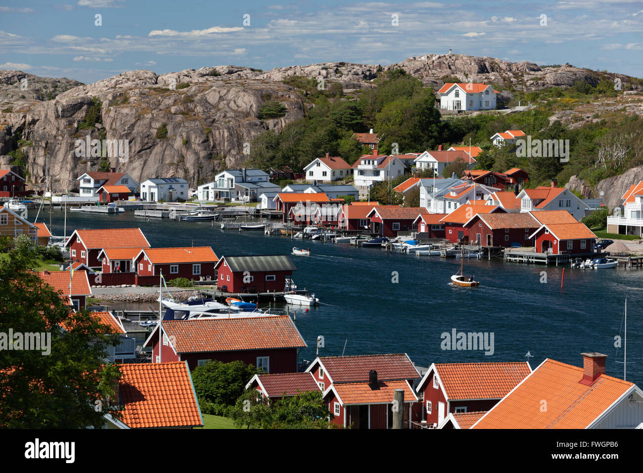 Fischer Häuser und Sommer Häuser entlang der Küste, Hamburgsund, Bohuslan Küste, Süd-West Schweden, Schweden, Skandinavien Stockfoto