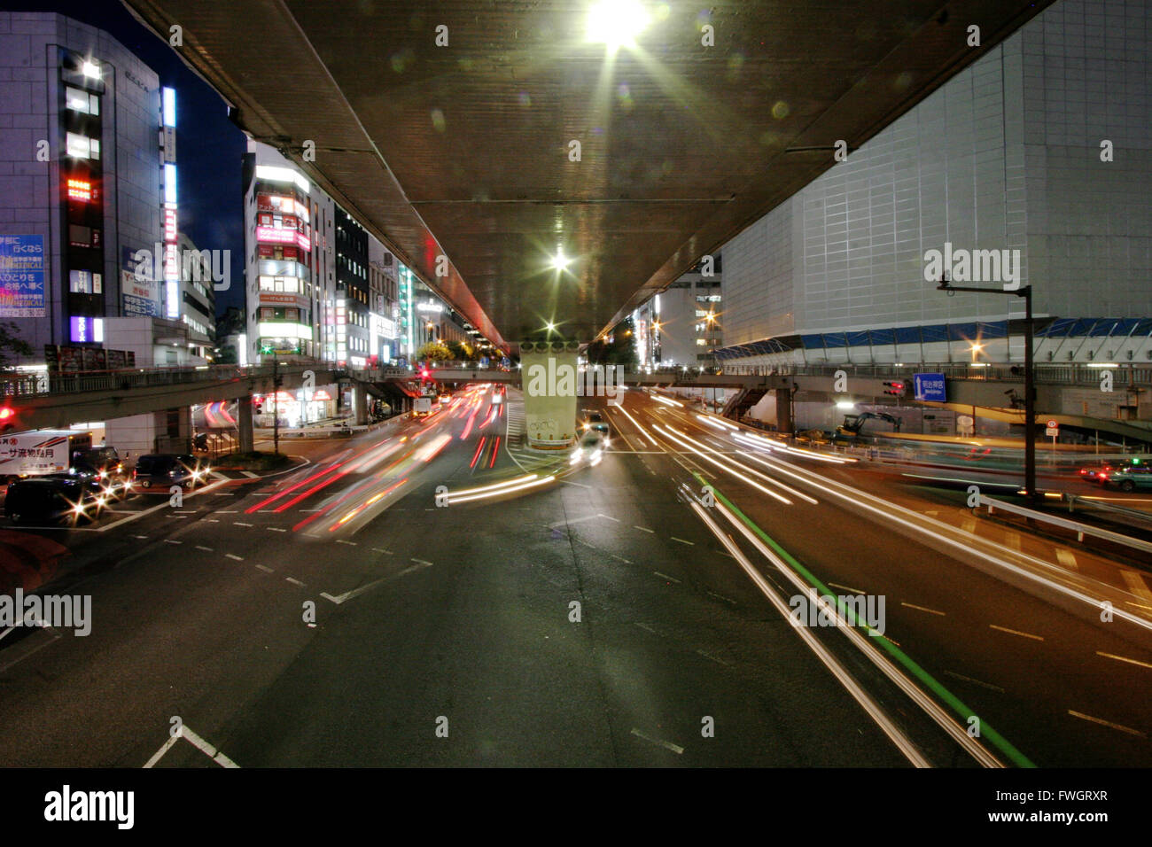 Zeitraffer einer belebten Kreuzung in Shibuya, Tokio Stockfoto