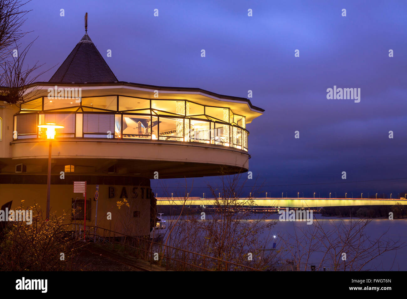 Europa, Deutschland, Nordrhein-Westfalen, Köln, die Bastei an den Ufern des Rheins im Stadtteil Neustadt-Nord, Bogen Stockfoto
