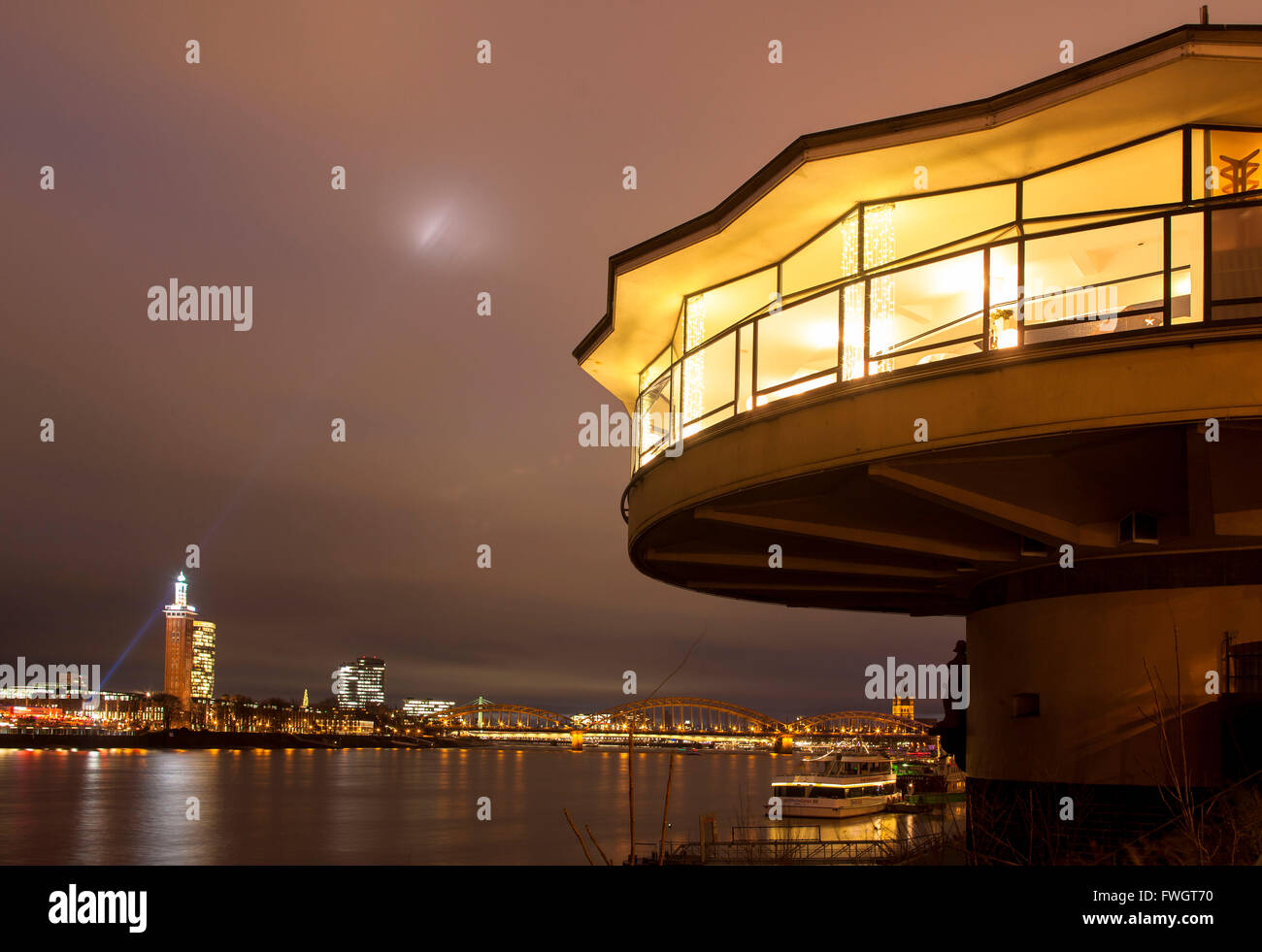 Europa, Deutschland, Nordrhein-Westfalen, Köln, die Bastei an den Ufern des Rheins im Stadtteil Neustadt-Nord, Bogen Stockfoto