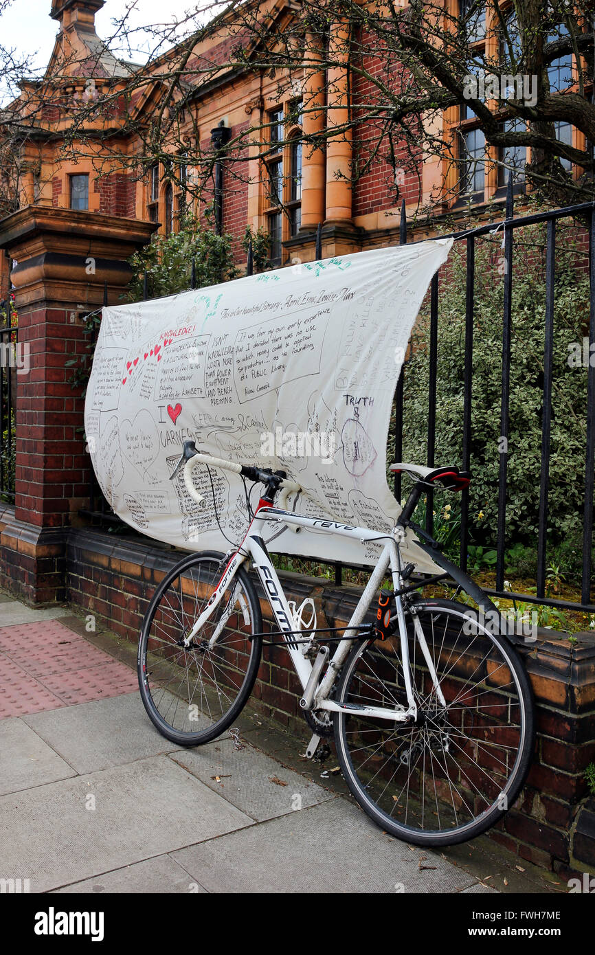 Carnegie-Bibliothek in Herne Hill, Süd-London, UK. 5. April 2016. Eine friedliche Besetzung von der lokalen Bevölkerung gegen die Schließung der Bibliothek in Lambeth. Stockfoto