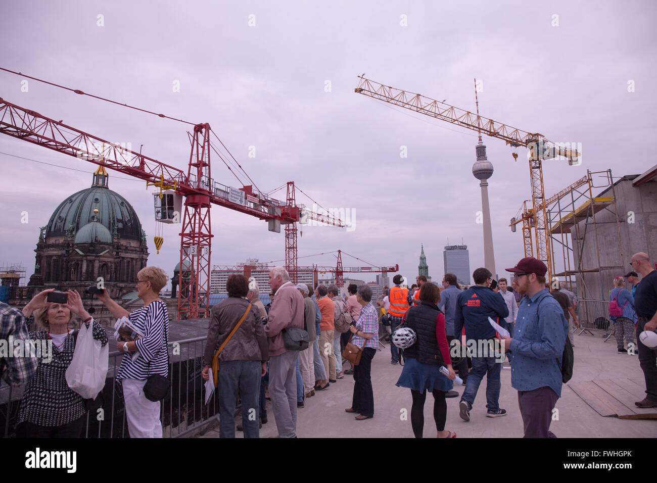 Tag der offenen Baustelle, die Werke-Kurs zu besuchen. Humboldt-Forum. Zahlreichen Leben Sprecher erklären den Baufortschritt. Außerdem gibt es eine Musik-Programm. Stockfoto