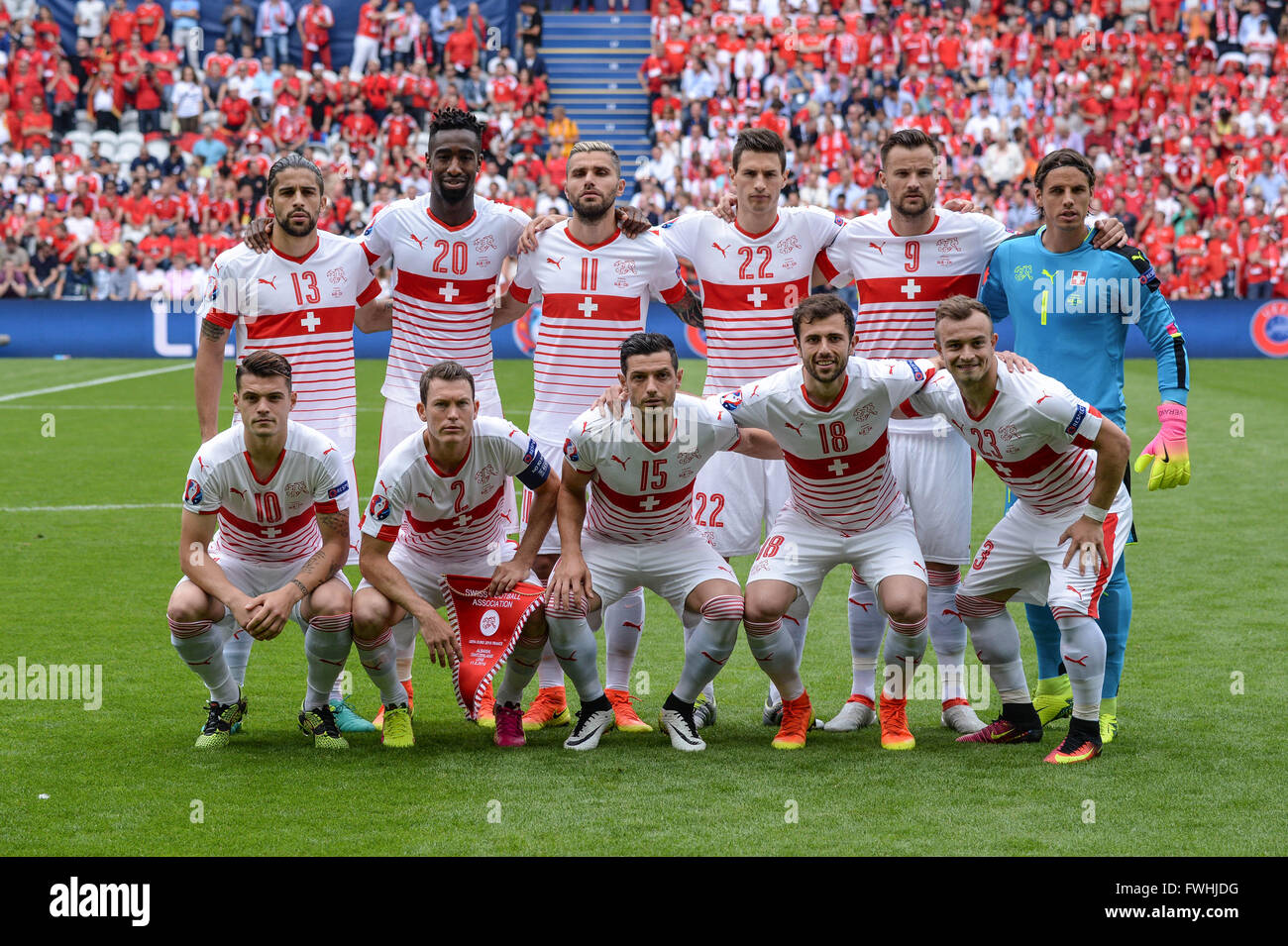 Schweiz-Gruppe Mannschaftsaufstellung (SUI), 11. Juni 2016 - Fußball /  Fußball: Schweizer Nationalmannschaft Gruppe (L-R) Ricardo Rodriguez, Johan  Djourou, Valon Behrami, Fabian Schär, Haris Seferovi, Yann Sommer, vorne;  Granit-Qualifikationsspiel ...