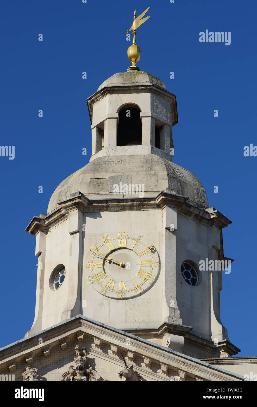 Horse Guards ist eine große Klasse I aufgeführten Gebäude im palladianischen Stil zwischen Whitehall und Horse Guards Parade in London. Stockfoto