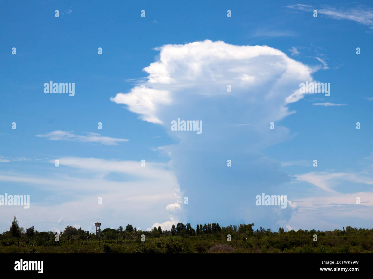 Die seltsame Wolke Himmel in der Natur Stockfoto