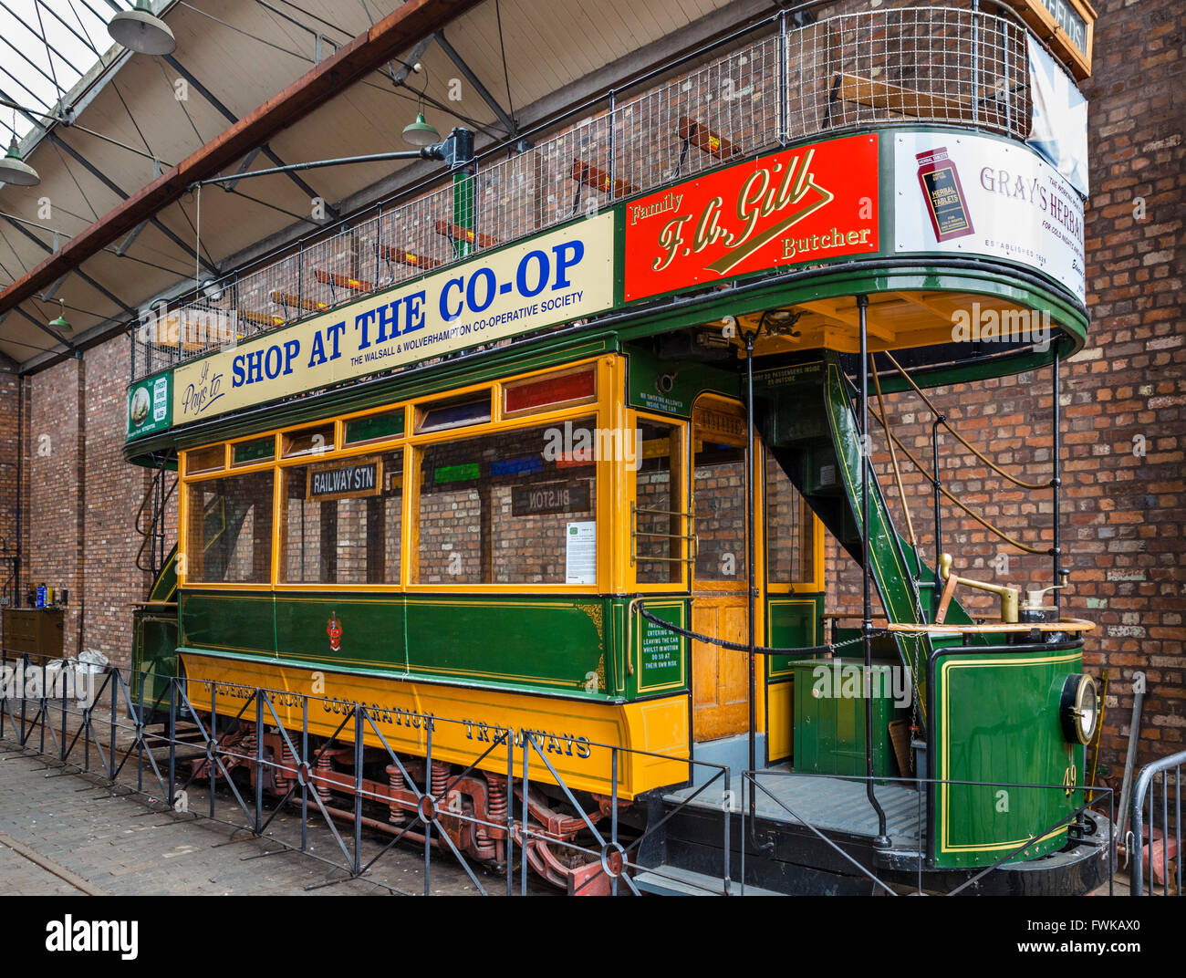 Wolverhampton Corporation Tramways open Topper Nr. 49, erbaut 1909, jetzt bei Black Country Living Museum, Dudley, Midlands, UK Stockfoto