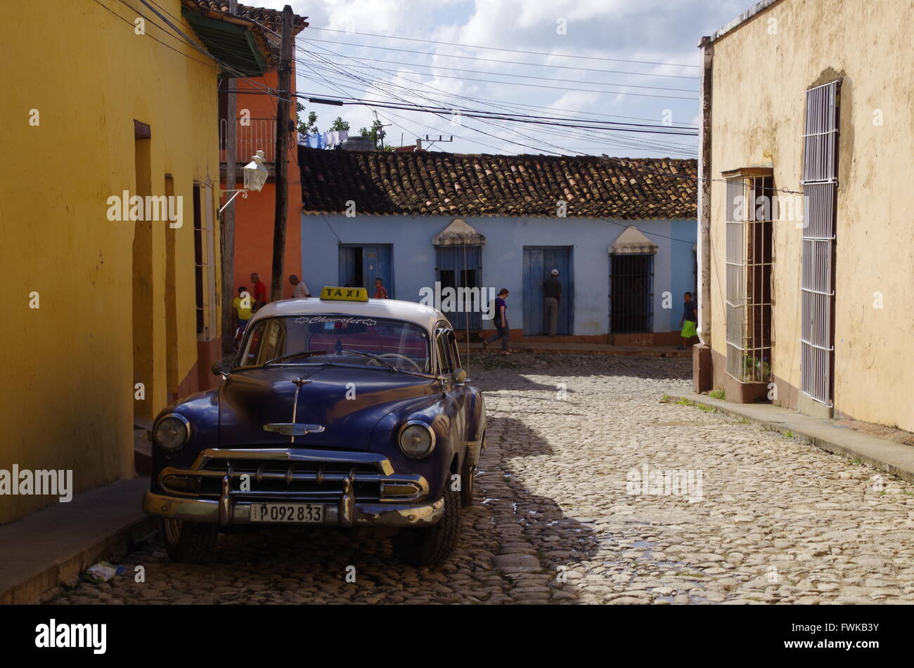 Straßenszene mit einem Oldtimer in Trinidad, Kuba Stockfoto