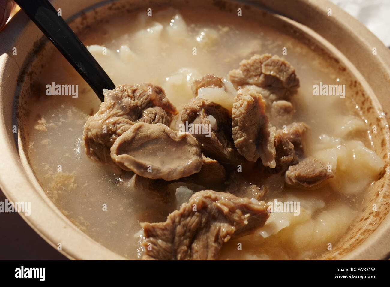 Navajo Hammelfleisch und Knödelsuppe aus einem Imbisswagen in Tuba City, Arizona, USA Stockfoto