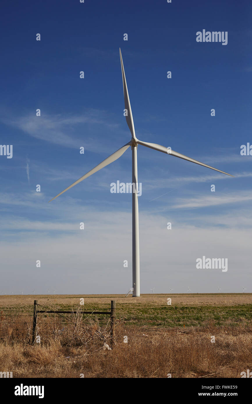 Windkraftanlagen in der Nähe von Amarillo, Texas, USA Stockfoto