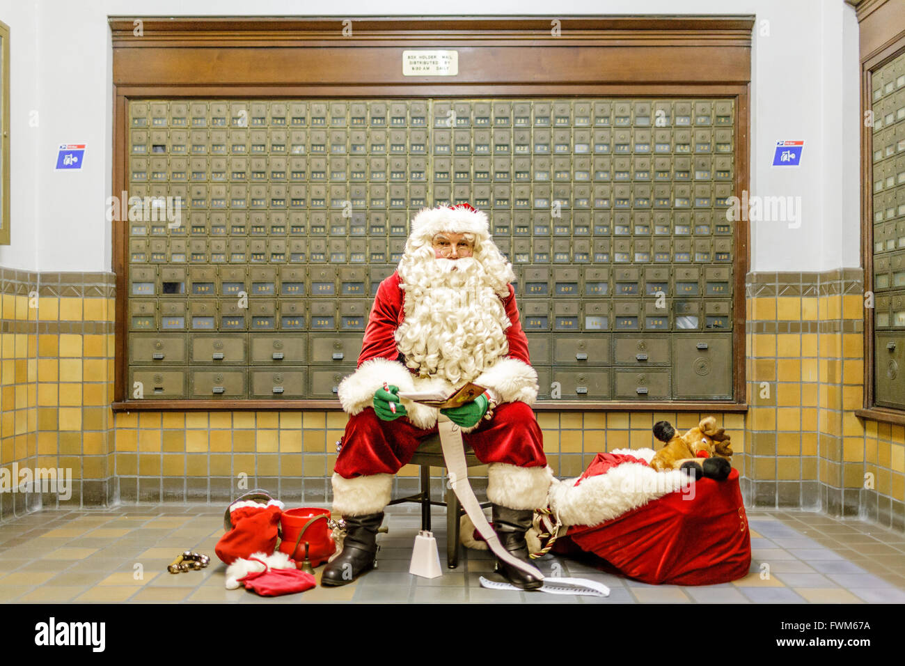 Santa Claus im Postamt, Canajoharie, New York, USA Stockfoto