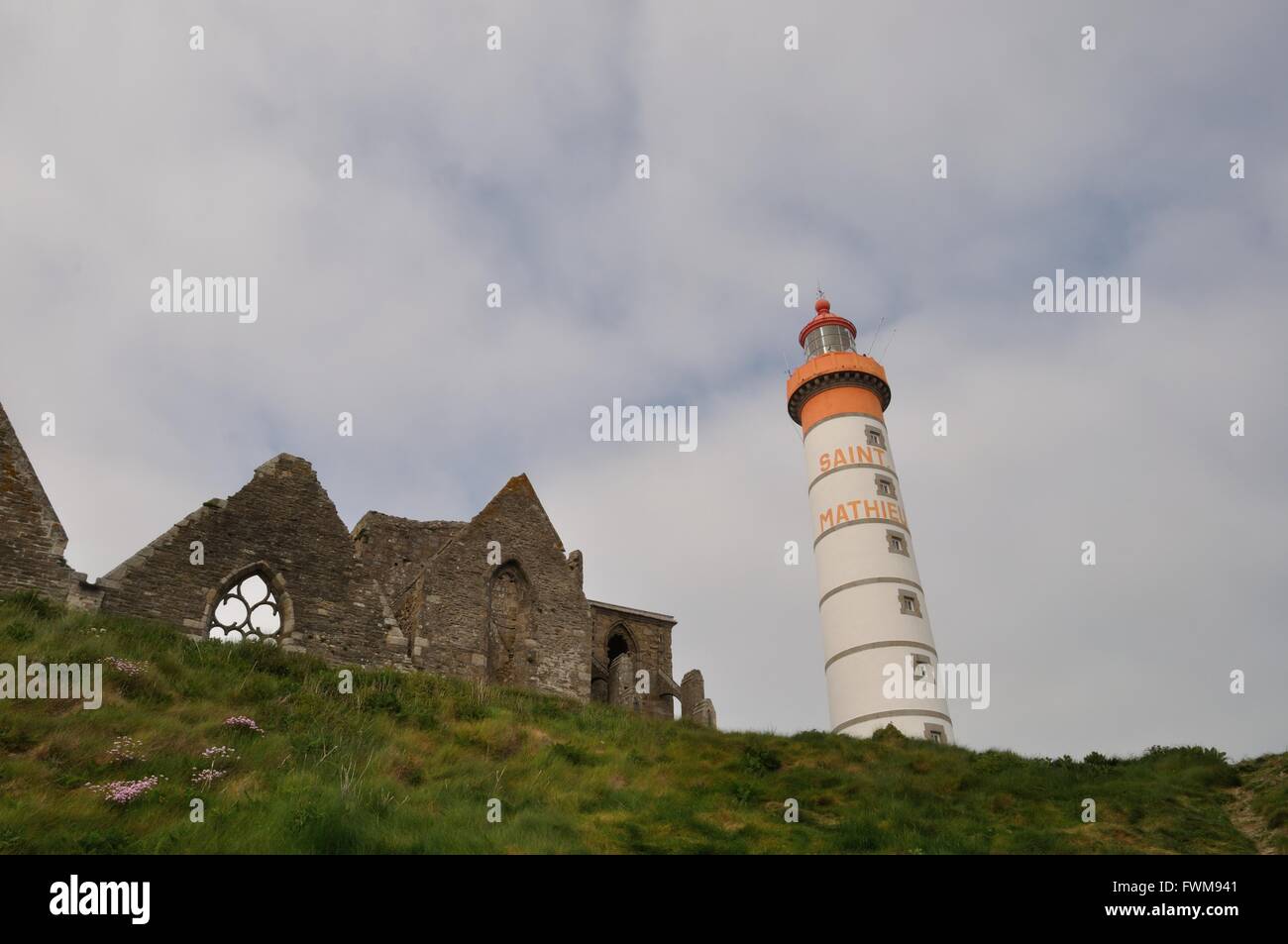 29. Leuchtturm Pointe Saint Mathieu und Abtei Stockfoto